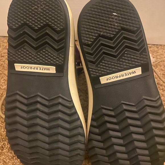 Sorel Women’s Winter Boot- Great/ Excellent used condition. - Picture 4 of 9